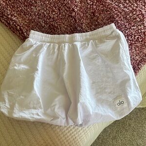 Alo yoga white bubble skirt